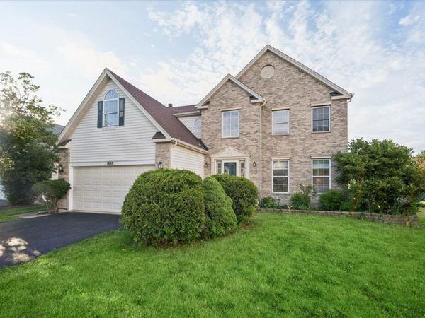 1888 Shore Line Court , Romeoville, IL 60446