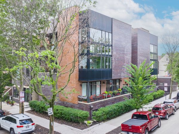 1641 W PEARSON Street , Unit 2W, Chicago, IL 60622