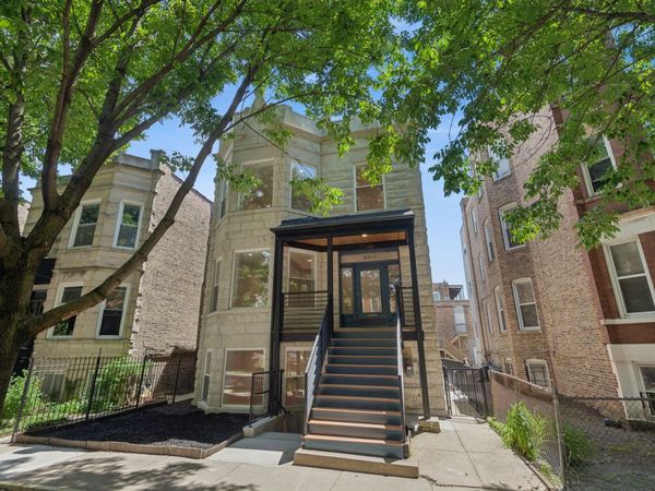 2647 W Walton Street , Chicago, IL 60622
