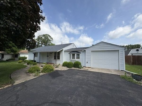 836 E Locust Street , Watseka, IL 60970
