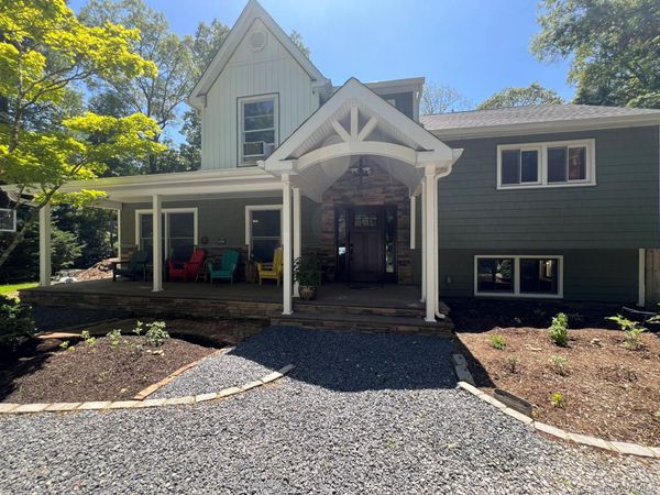 23 Craig Drive , Huntington Station, NY 11746