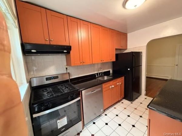 76-29 170 Street , Fresh Meadows, NY 11366