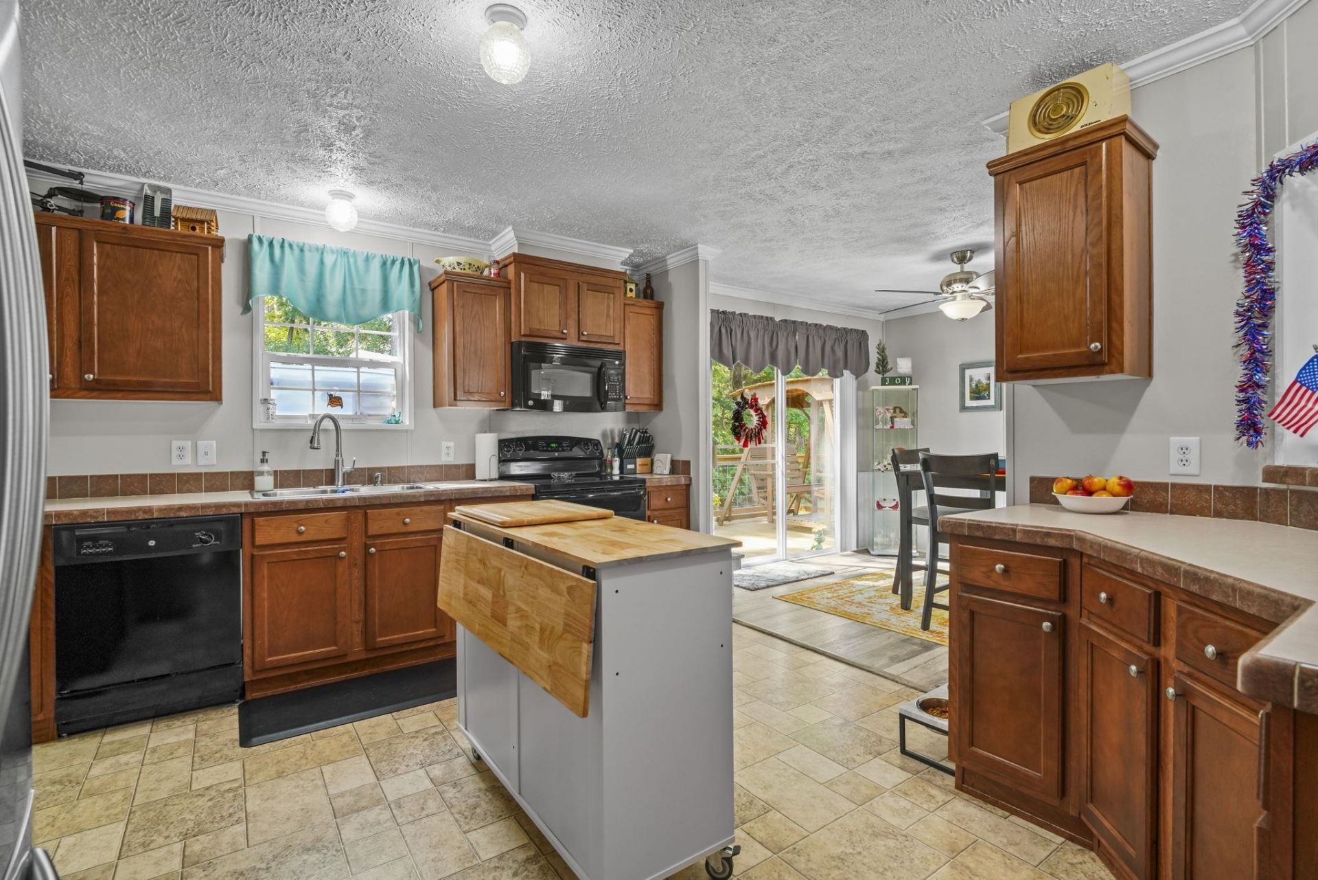160 Nollie Rd. Photo 20