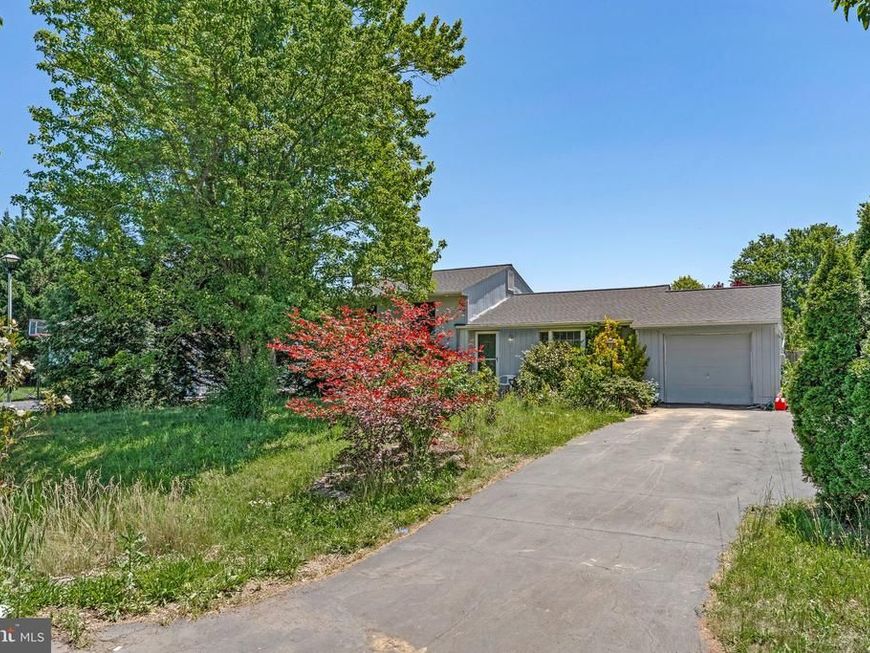 17313 Dowden Way , Poolesville, MD 20837 Main Photo