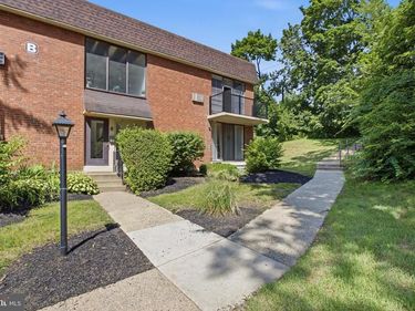 100 E GLENOLDEN AVENUE , Unit B-4, GLENOLDEN, PA 19036