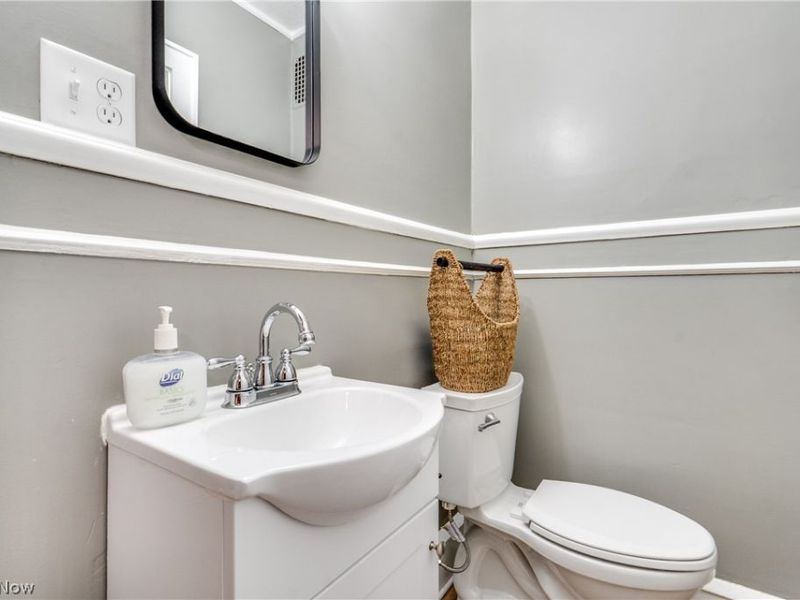 608 25th Street NW, Canton, OH 44709 Photo 5