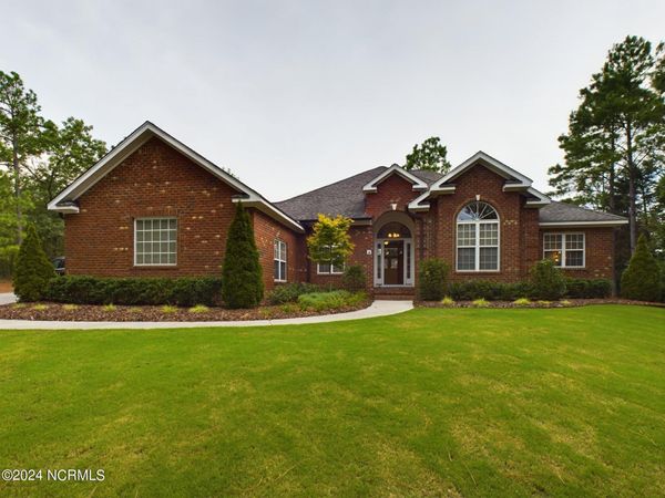 4 Mcqueen Place , Pinehurst, NC 28374