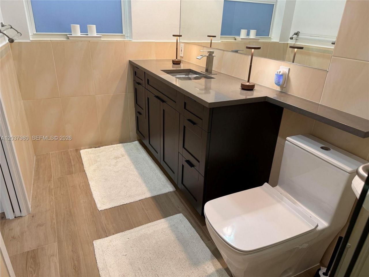 2100 NE 24th St, Wilton Manors, FL 33305 Photo