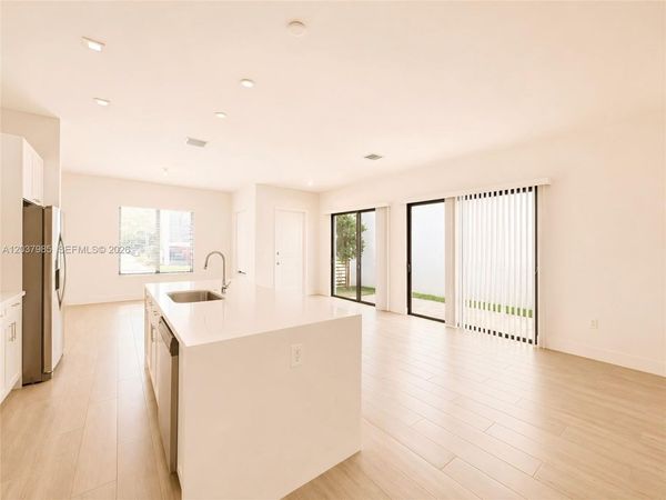 8185 NW 42nd St , Unit 8185, Doral, FL 33166