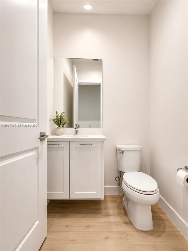 8185 NW 42nd St , Unit 8185, Doral, FL 33166 Photo