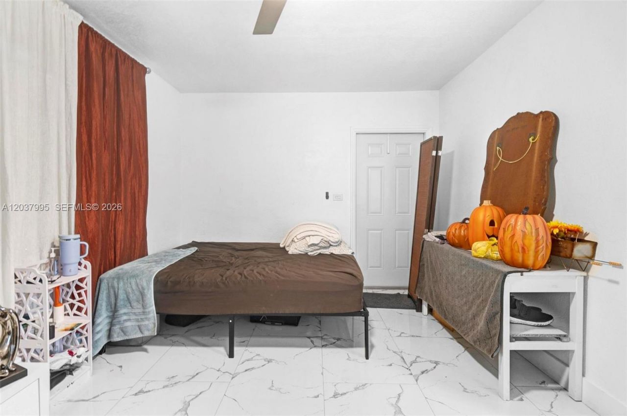 1131 SW 7th St , Miami, FL 33130 Photo