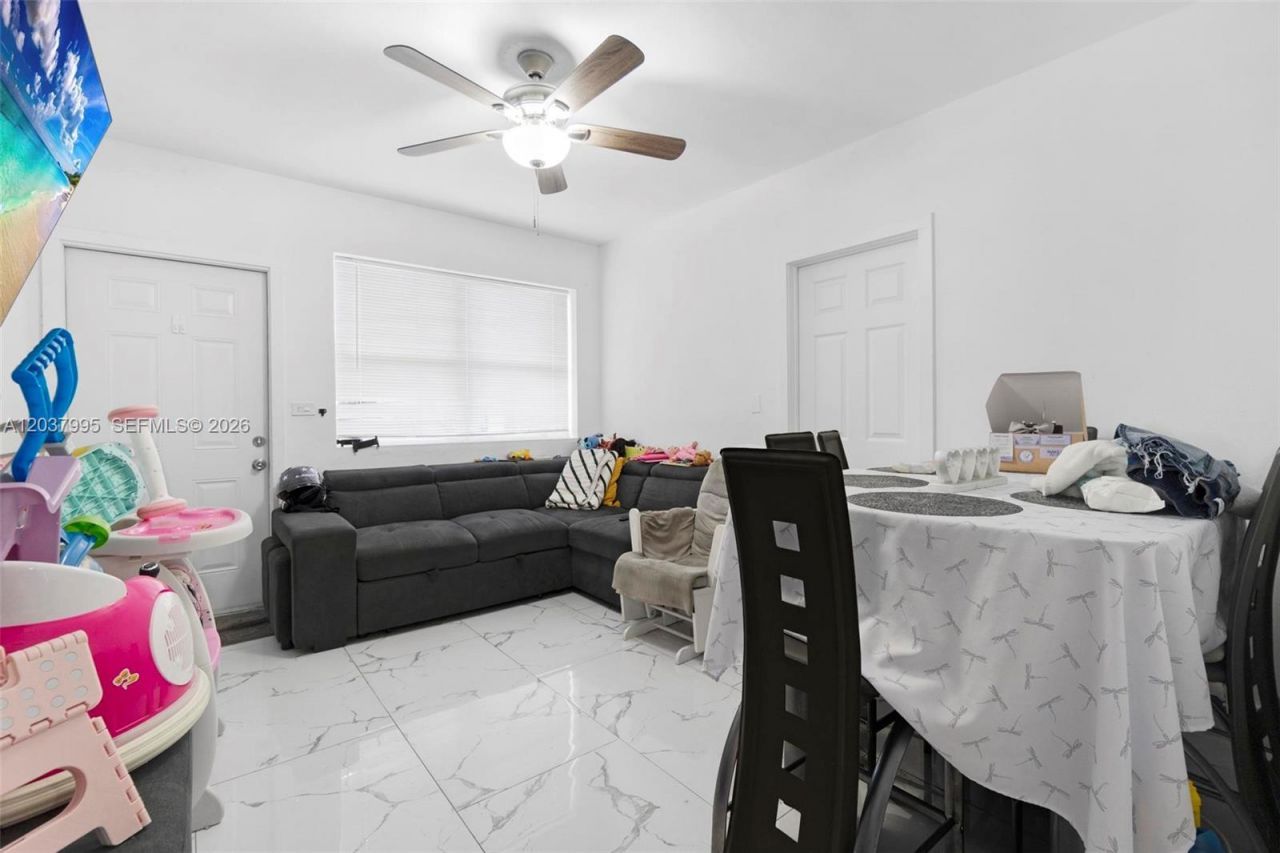 1131 SW 7th St , Miami, FL 33130 Photo