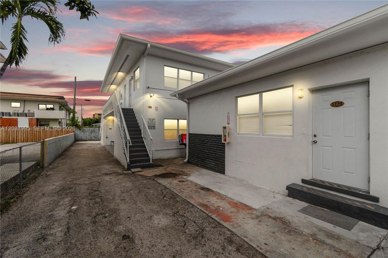 1131 SW 7th St , Miami, FL 33130 Photo