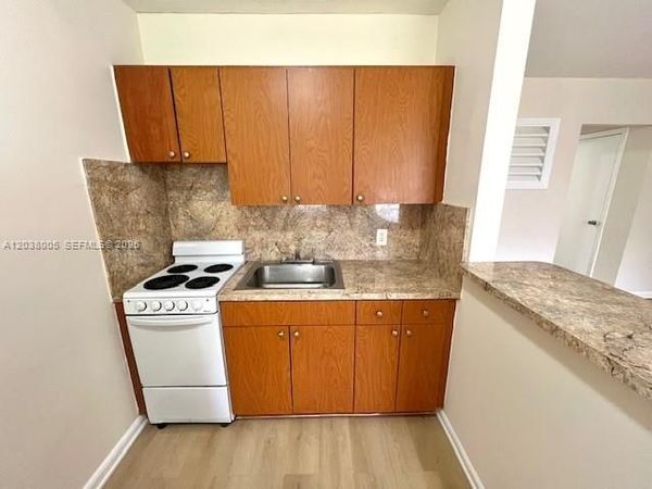 692 NE 85th St , Unit 5, Miami, FL 33138