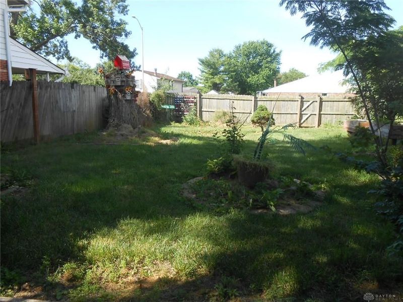 5778 Waynegate Road, Huber Heights, OH 45424 Photo 3