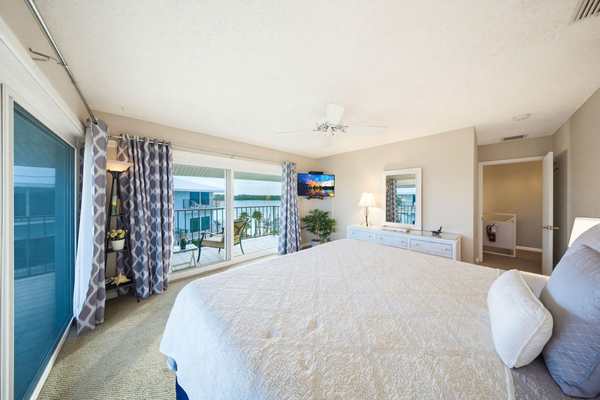 12690 Overseas Highway, Unit APT 310, Marathon, FL 33050 Photo