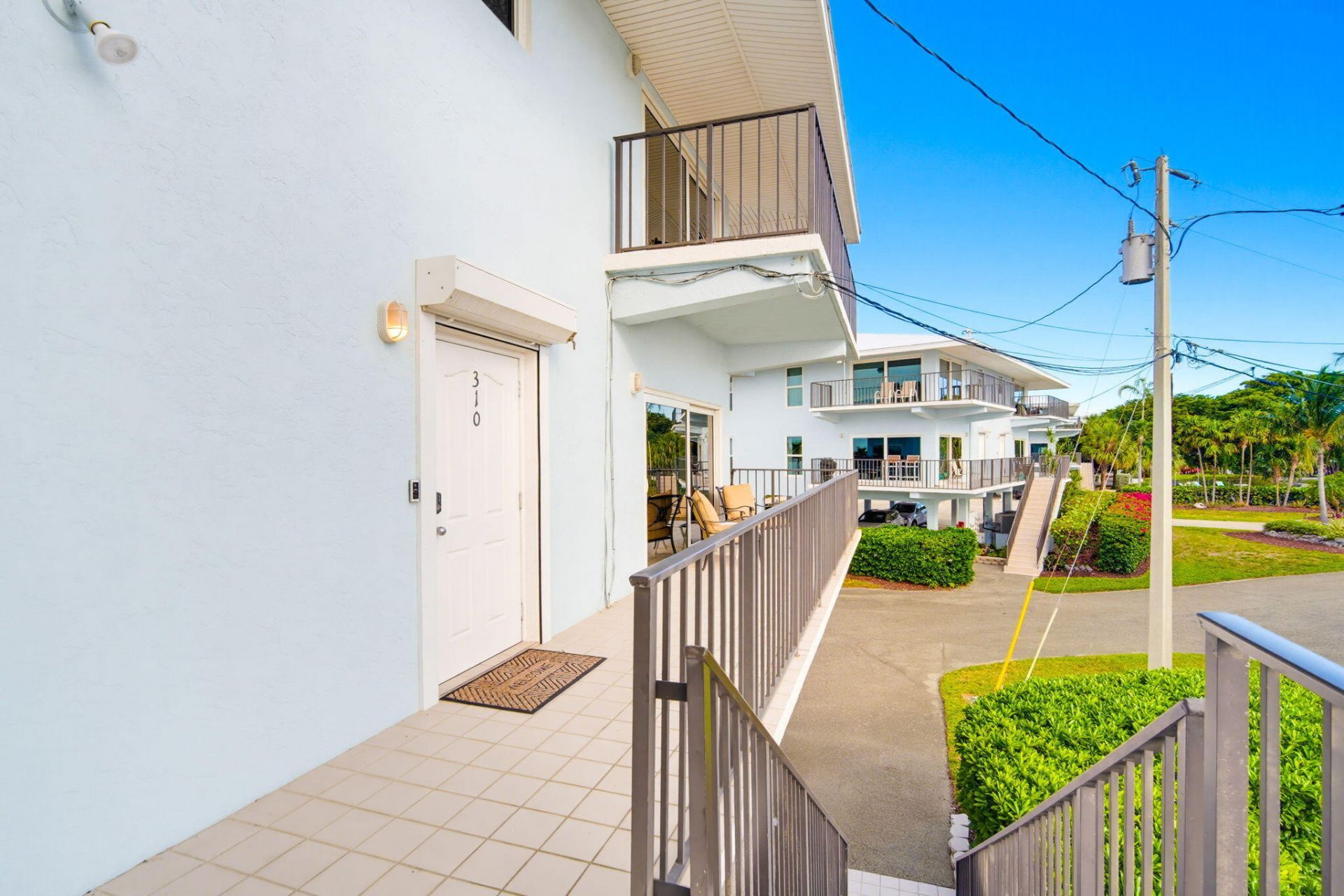12690 Overseas Highway, Unit APT 310, Marathon, FL 33050 Photo