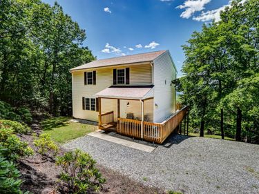 585 Cresthill Road, Lynchburg, VA 24504