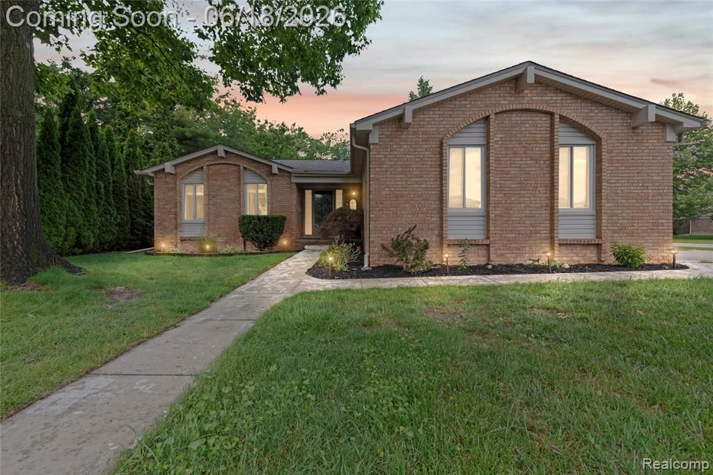 2511 Coral Drive, Troy, MI 48085 Main Photo