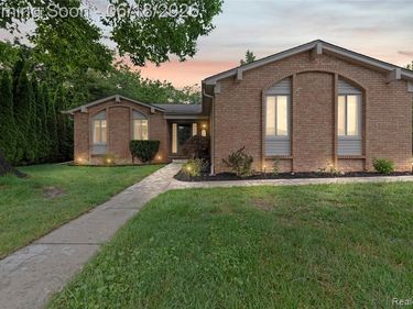 2511 Coral Drive, Troy, MI 48085