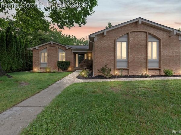 2511 Coral Drive, Troy, MI 48085