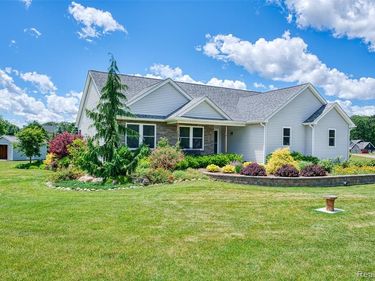 7701 Hidden Circle Drive, Conway Twp, MI 48418