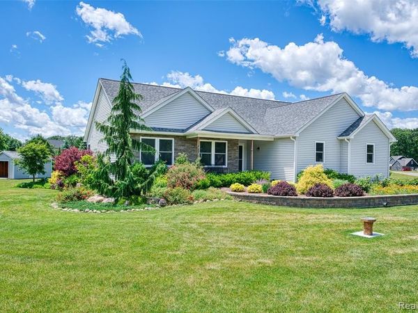 7701 Hidden Circle Drive, Conway Twp, MI 48418