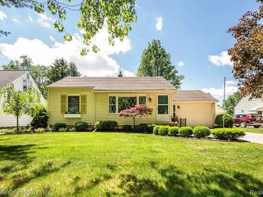 1342 Minnesota Avenue, Marysville, MI 48040