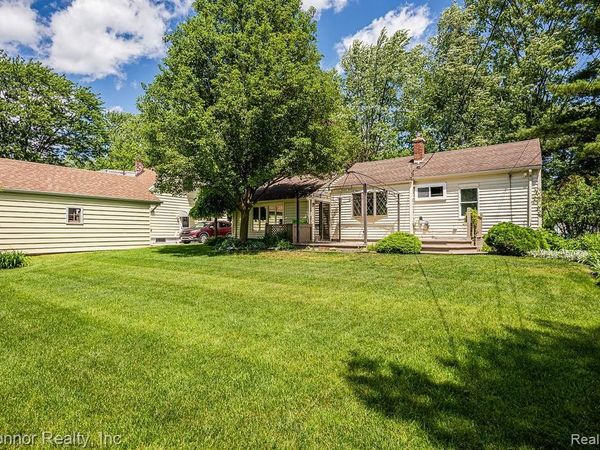 1342 Minnesota Avenue , Marysville, MI 48040