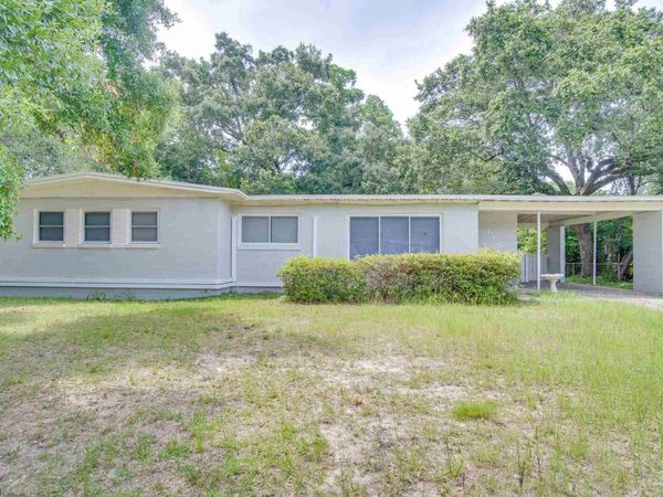 906 Ontario Ln, Pensacola, FL 32505