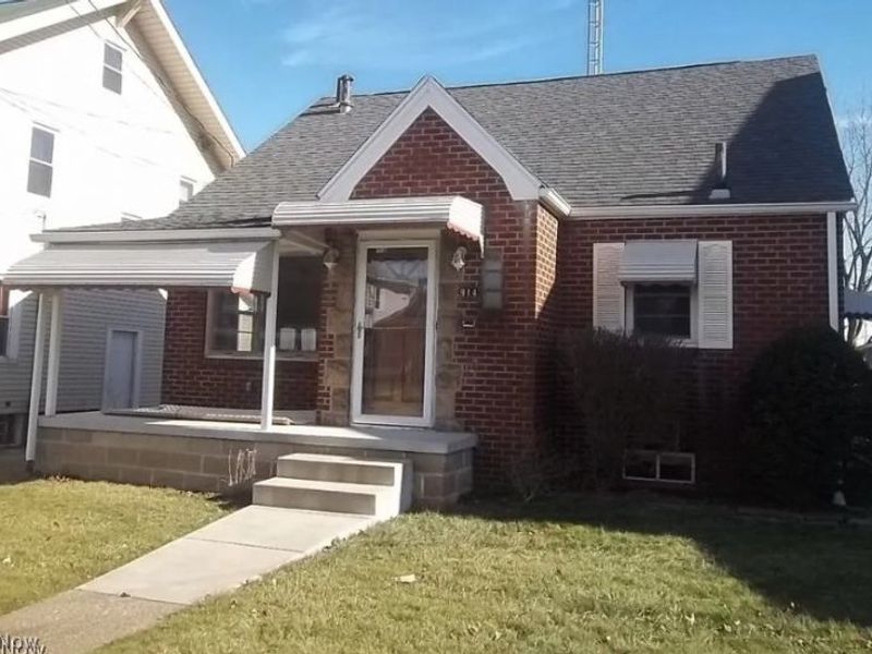 914 Clarendon Avenue NW, Canton, OH 44708 Photo 1