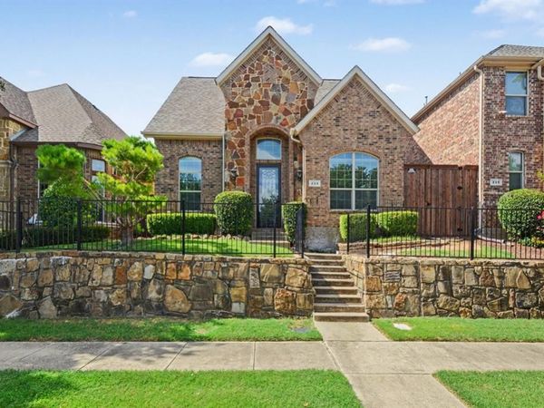 224 Carrington Lane, Lewisville, TX 75067