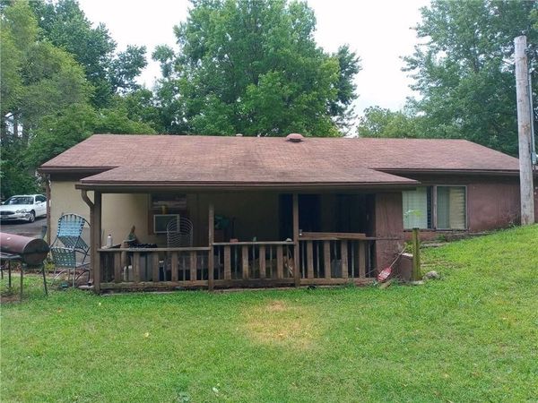110 N Ditzler Avenue, Independence, MO 64053