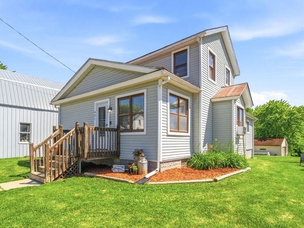 401 W Water St, Cascade, WI 53011