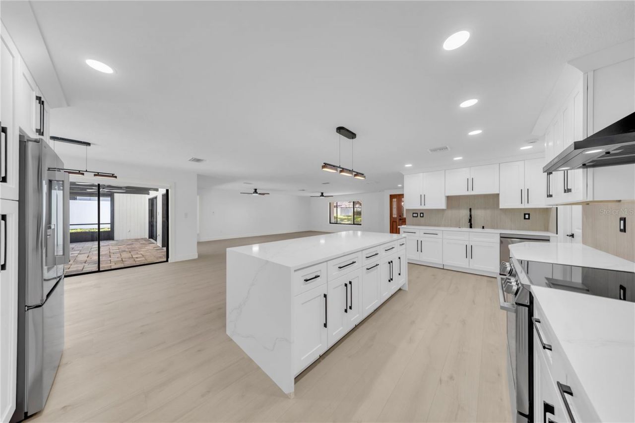 2905 Bluffs Drive, Largo, FL 33770 Photo