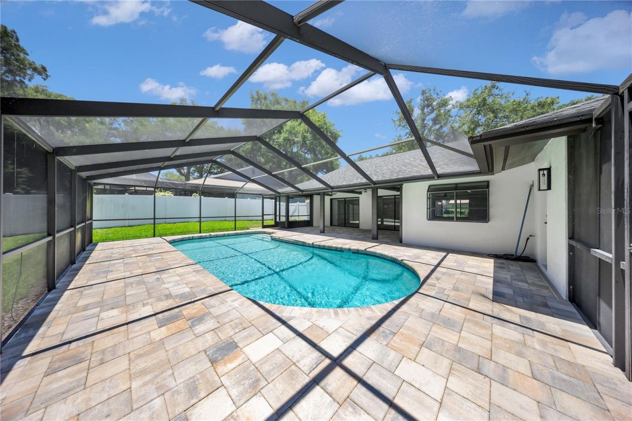 2905 Bluffs Drive, Largo, FL 33770 Photo