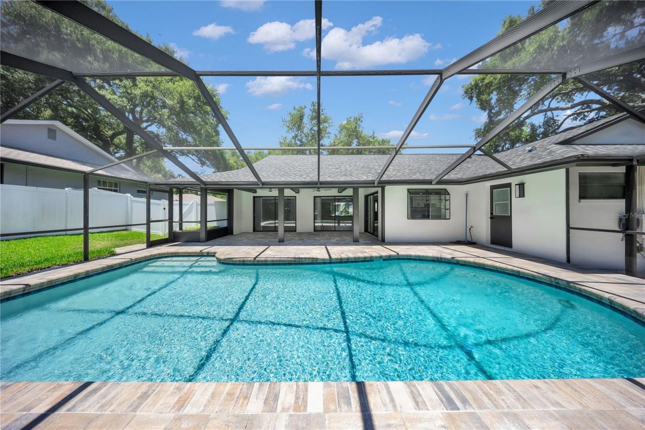 2905 Bluffs Drive, Largo, FL 33770 Photo