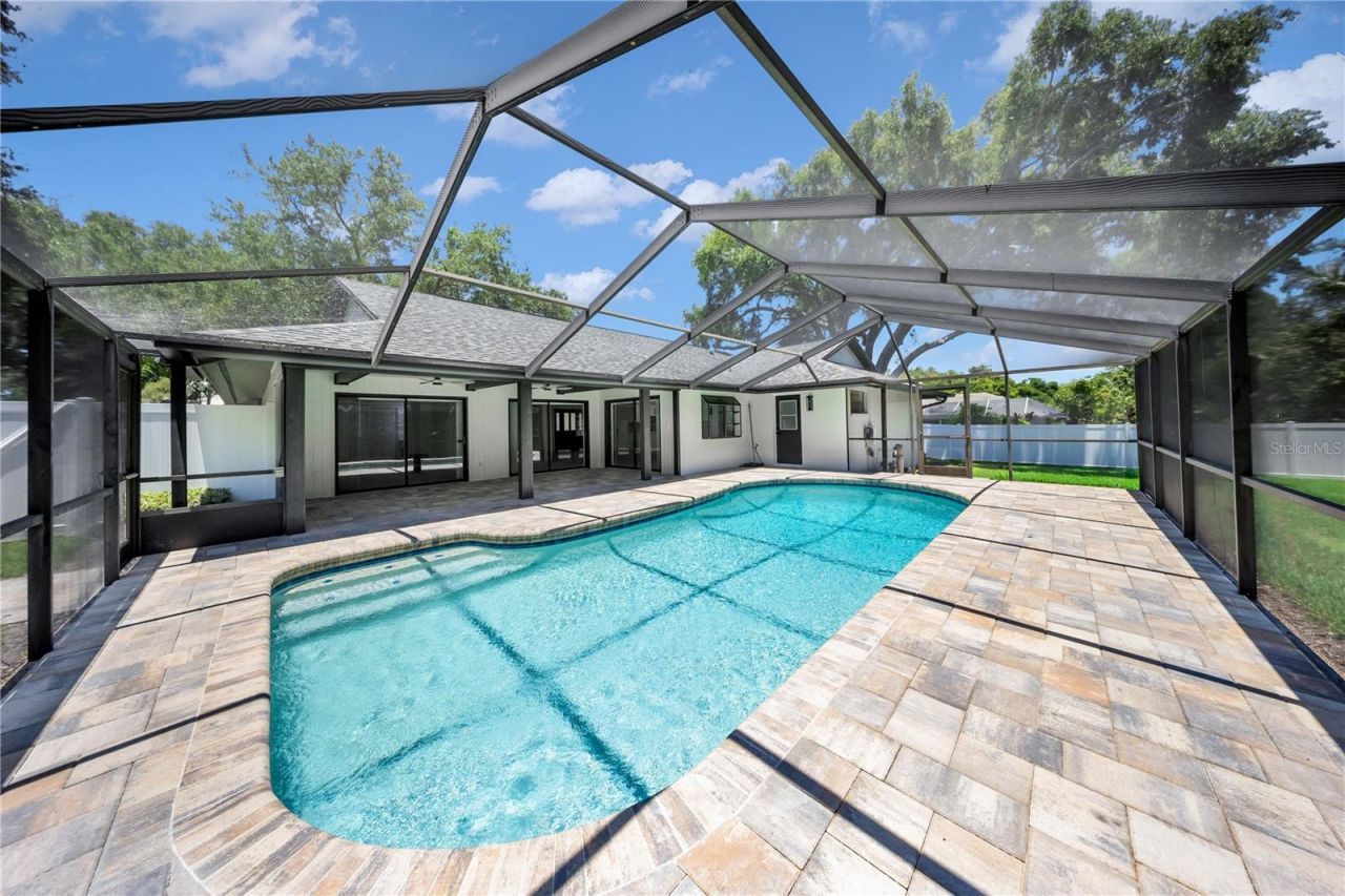 2905 Bluffs Drive, Largo, FL 33770 Photo