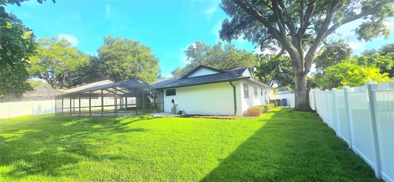 2905 Bluffs Drive, Largo, FL 33770 Photo