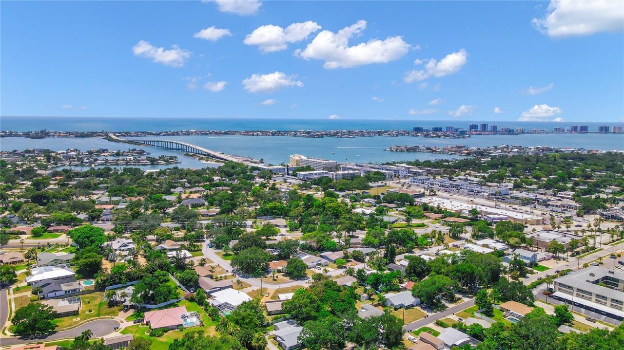 2905 Bluffs Drive, Largo, FL 33770 Photo