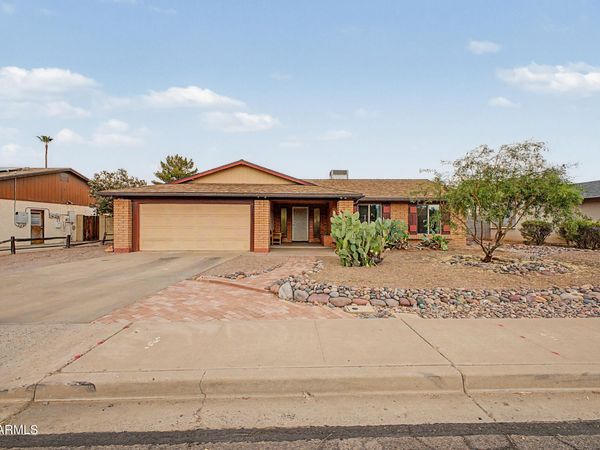 648 W KILAREA Avenue, Mesa, AZ 85210