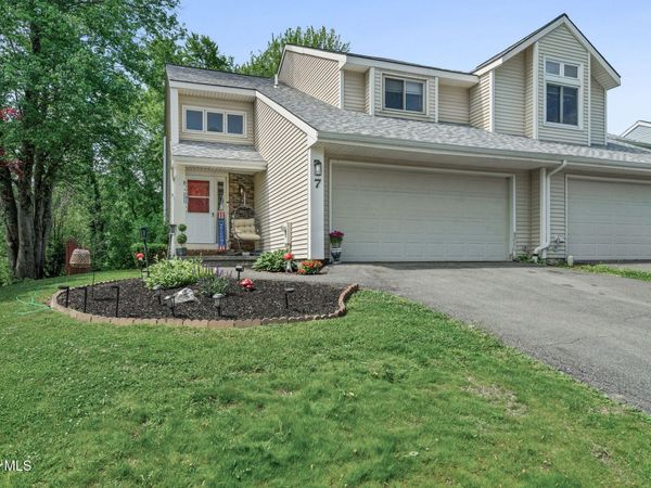 7 Crowsnest Court, Waterford, NY 12188