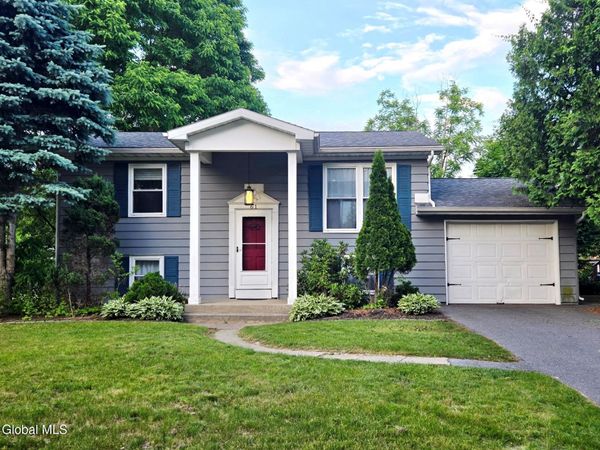 61 Vanderbilt Avenue, Saratoga Springs, NY 12866