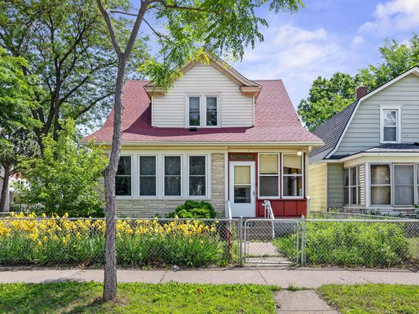 898 Western Avenue N, Saint Paul, MN 55117