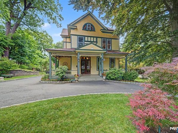 76 Hillside Avenue, TENAFLY, NJ 07670