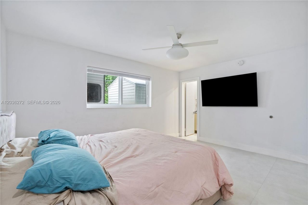 706 N 32nd Ct , Hollywood, FL 33021 Photo
