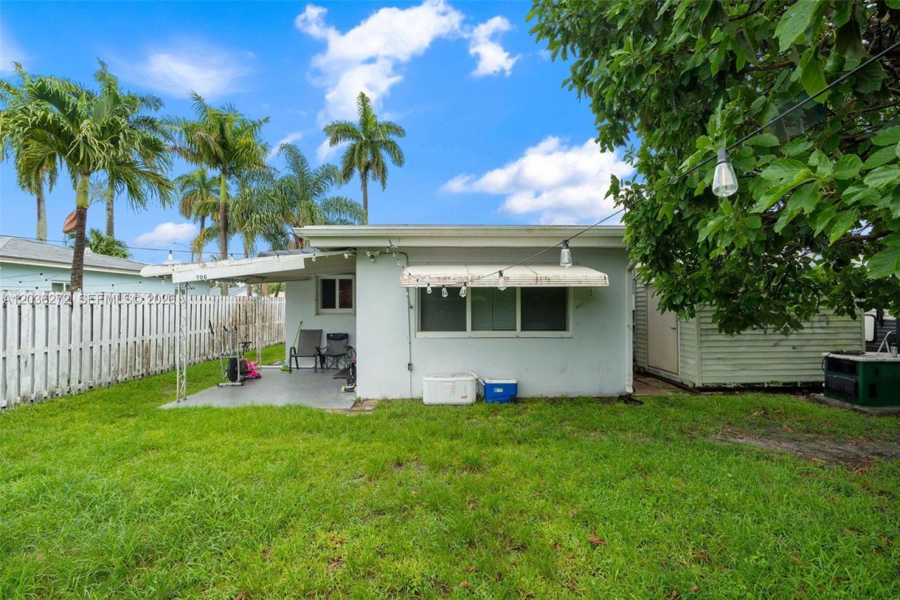706 N 32nd Ct , Hollywood, FL 33021 Photo