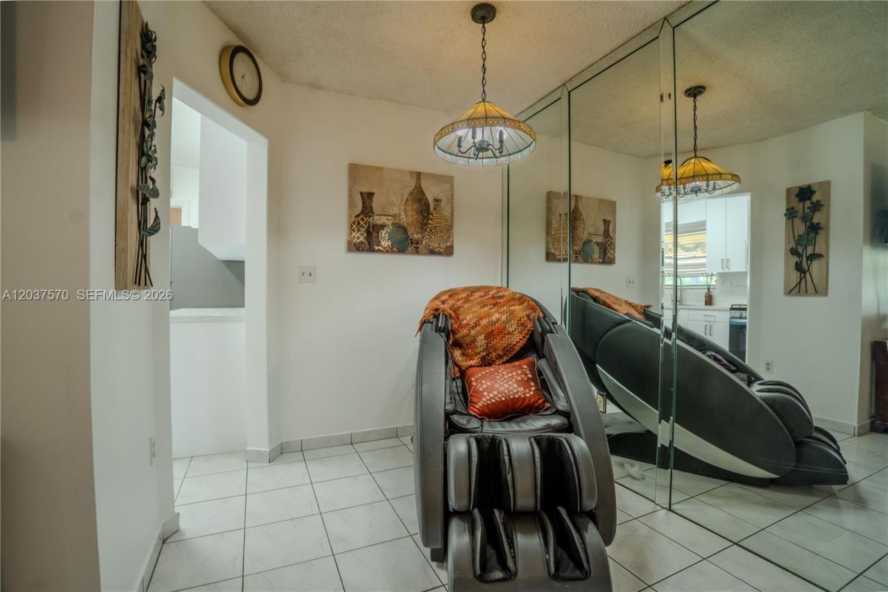 7899 NW 174th Ter, Hialeah, FL 33015 Photo