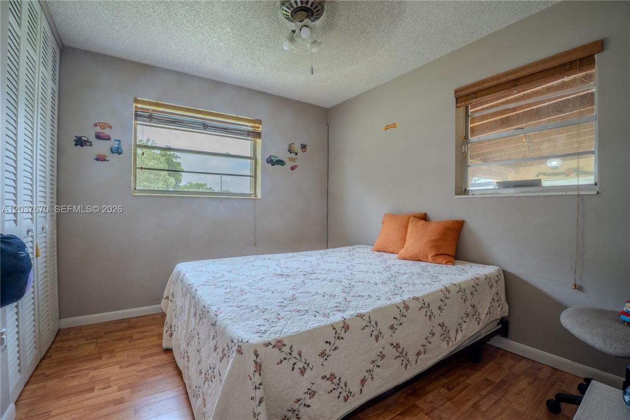 7899 NW 174th Ter, Hialeah, FL 33015 Photo