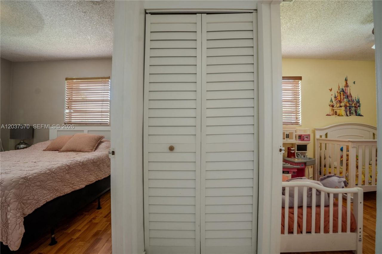 7899 NW 174th Ter, Hialeah, FL 33015 Photo